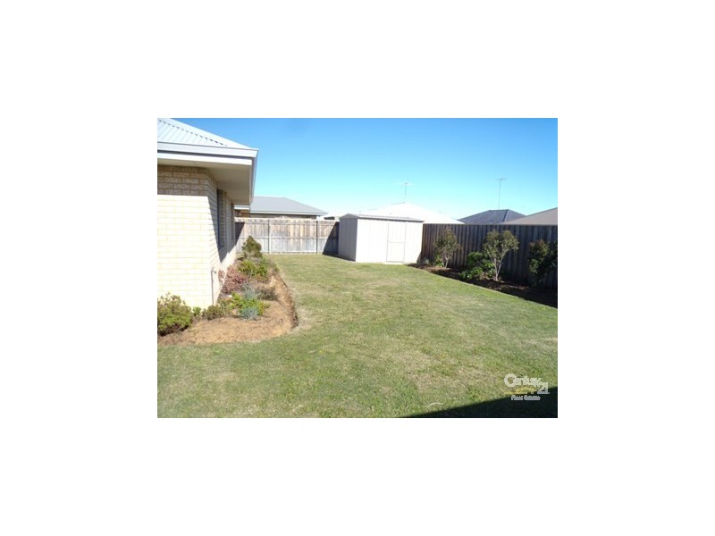 24 Carissa Turn HALLS HEAD, Mandurah WA 6210