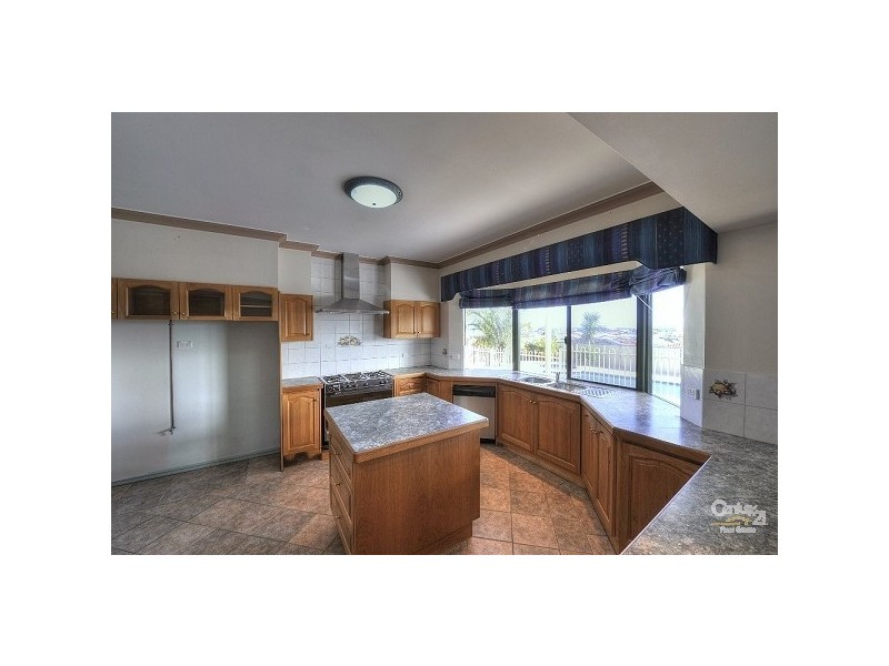 12 Chennile Vista, Halls Head WA 6210