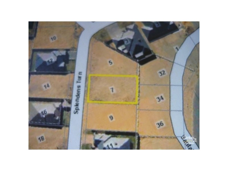 7 Splendens Turn, Halls Head WA 6210