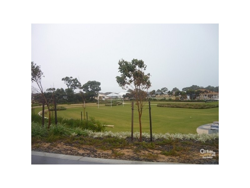 7 Splendens Turn, Halls Head WA 6210