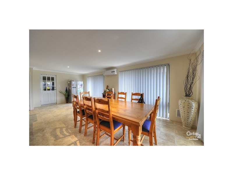 14 Senecio Way, Halls Head WA 6210