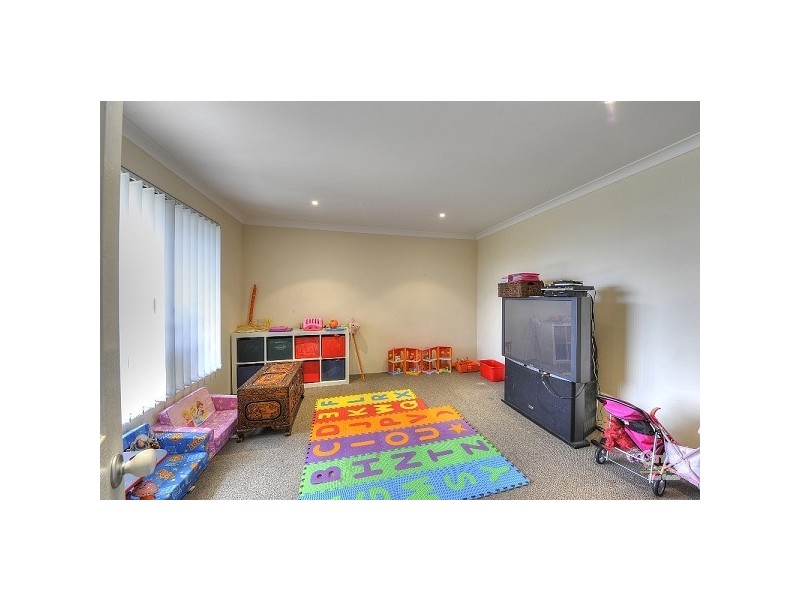 14 Senecio Way, Halls Head WA 6210