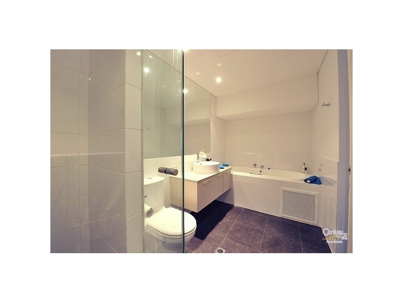 3304/16 Dolphin Drive, Mandurah WA 6210