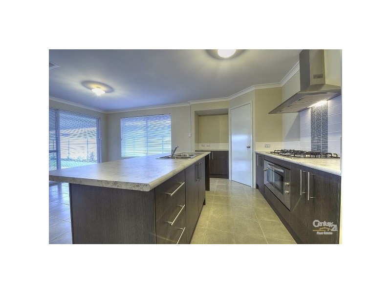 25 Newbridge Street, Meadow Springs WA 6210