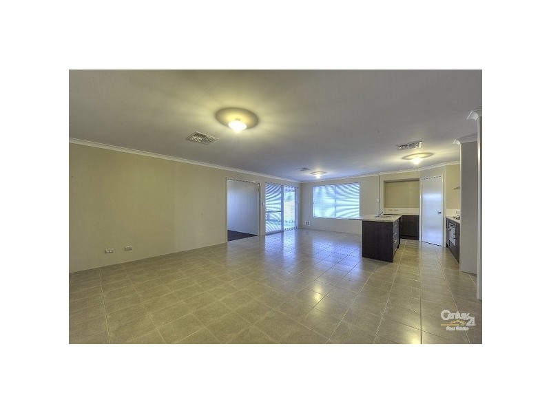 25 Newbridge Street, Meadow Springs WA 6210