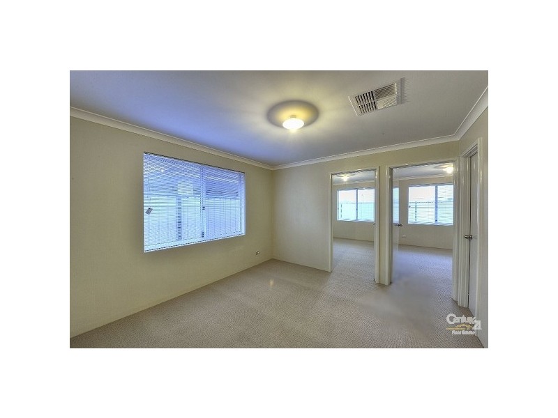 25 Newbridge Street, Meadow Springs WA 6210