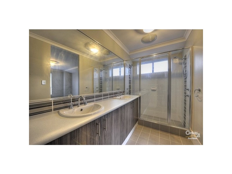 25 Newbridge Street, Meadow Springs WA 6210