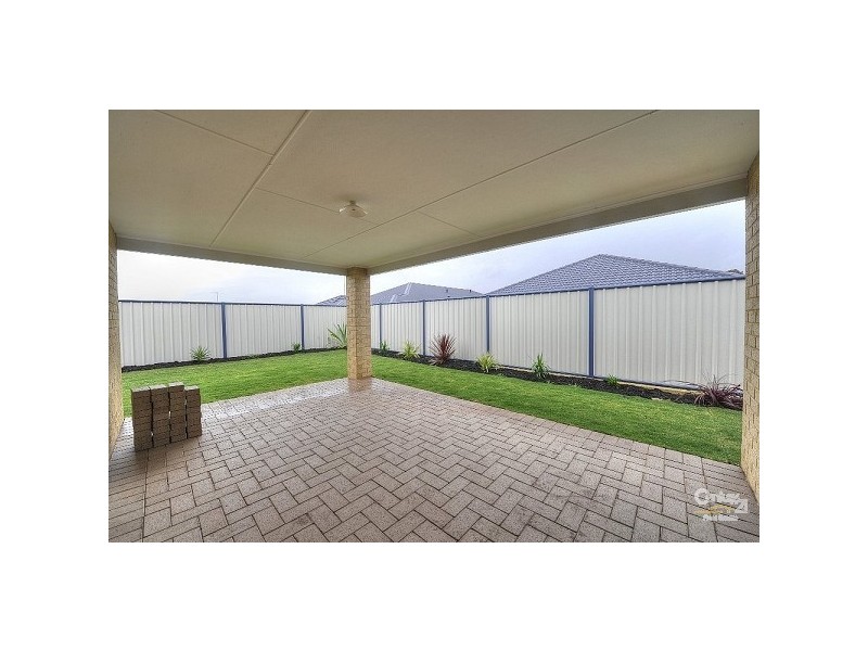 25 Newbridge Street, Meadow Springs WA 6210