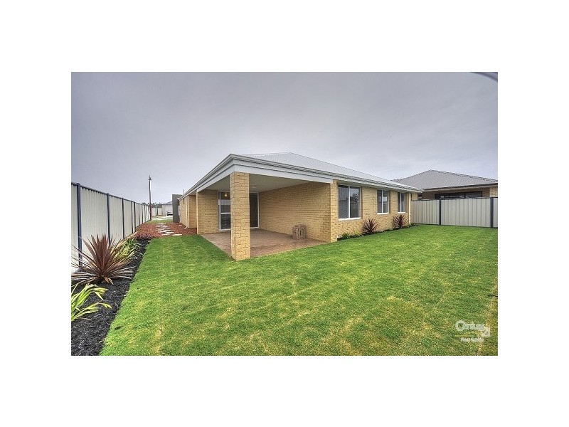 25 Newbridge Street, Meadow Springs WA 6210