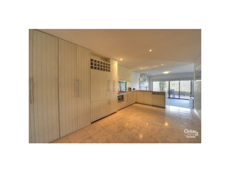 3/16 Dolphin Drive, Mandurah WA 6210