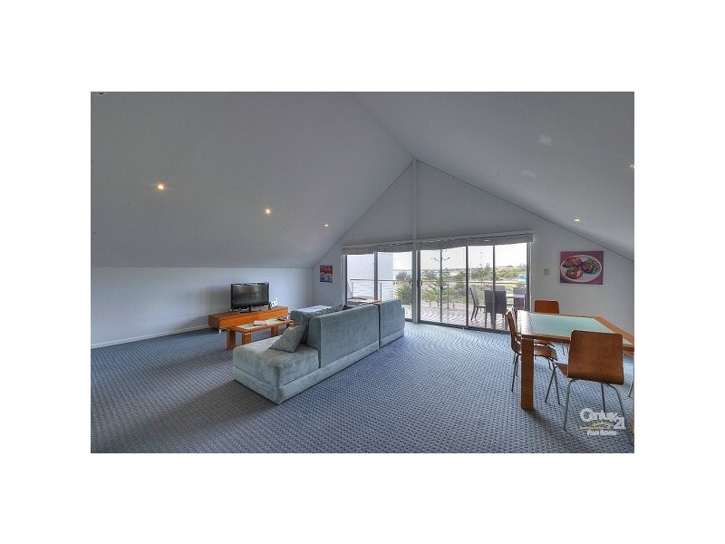 3/16 Dolphin Drive, Mandurah WA 6210