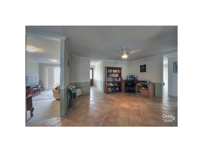 81 Casuarina Drive, Halls Head WA 6210