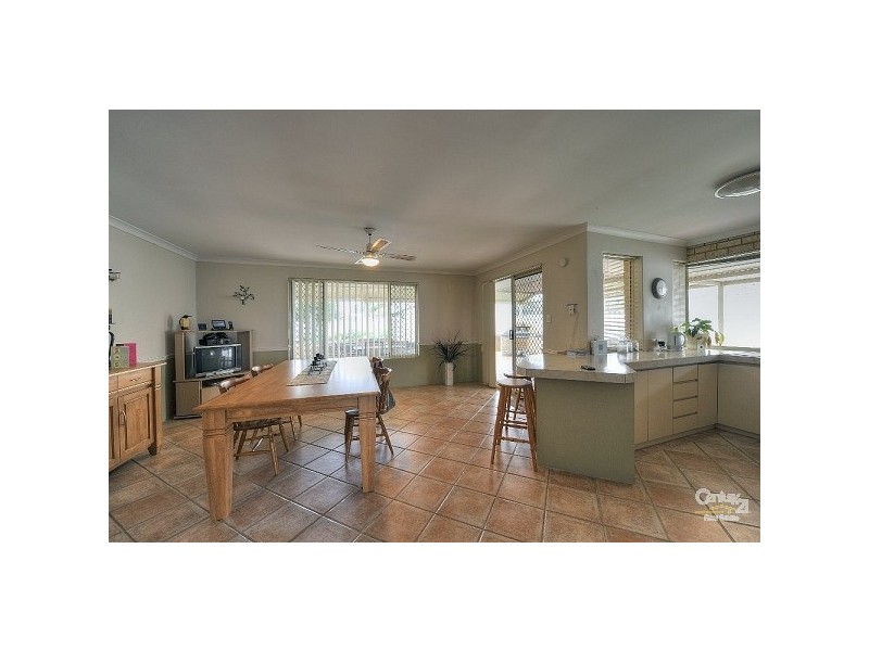 81 Casuarina Drive, Halls Head WA 6210