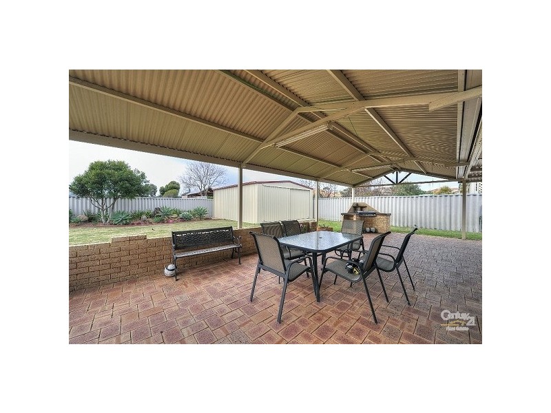 81 Casuarina Drive, Halls Head WA 6210