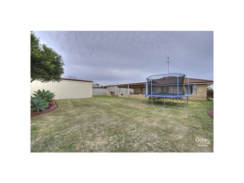 81 Casuarina Drive, Halls Head WA 6210