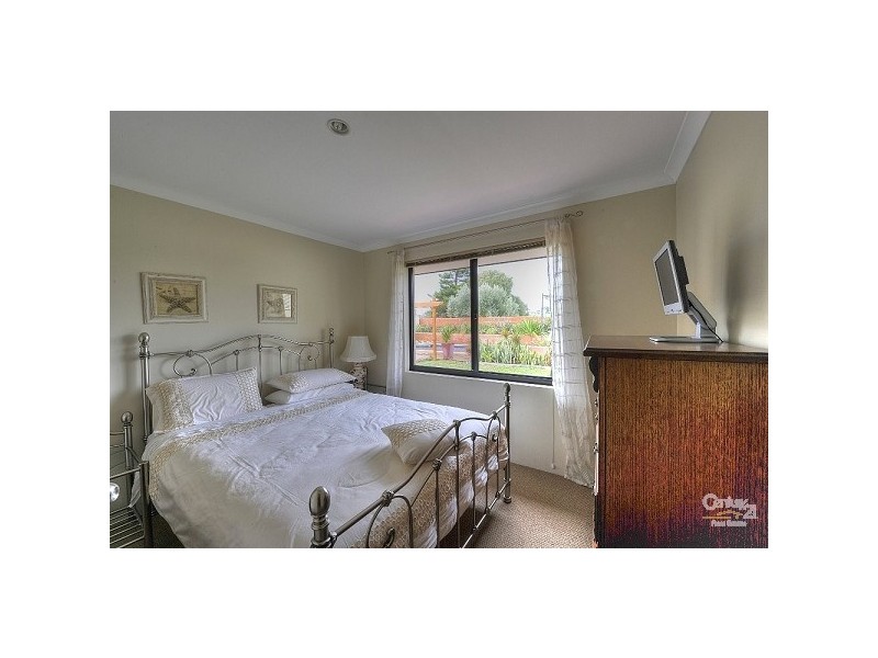 9 Lochinvar Street, Madora Bay WA 6210