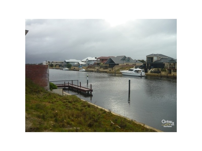 21 Ragamuffin Point, Halls Head WA 6210