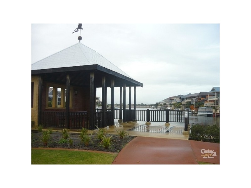 21 Ragamuffin Point, Halls Head WA 6210