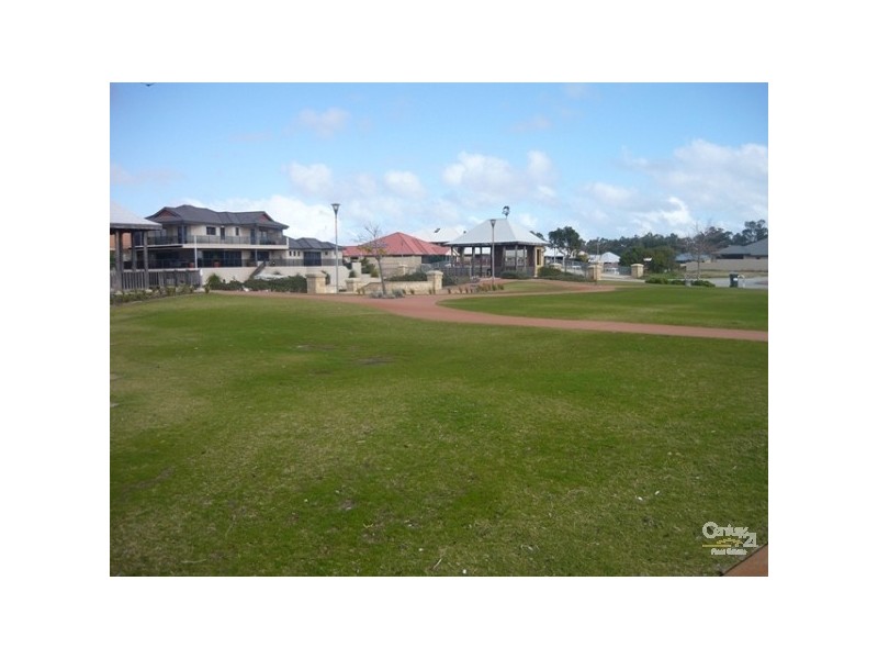 21 Ragamuffin Point, Halls Head WA 6210