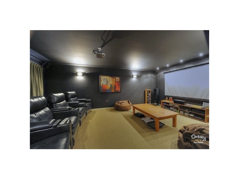 2 Shanto Court, Dudley Park WA 6210