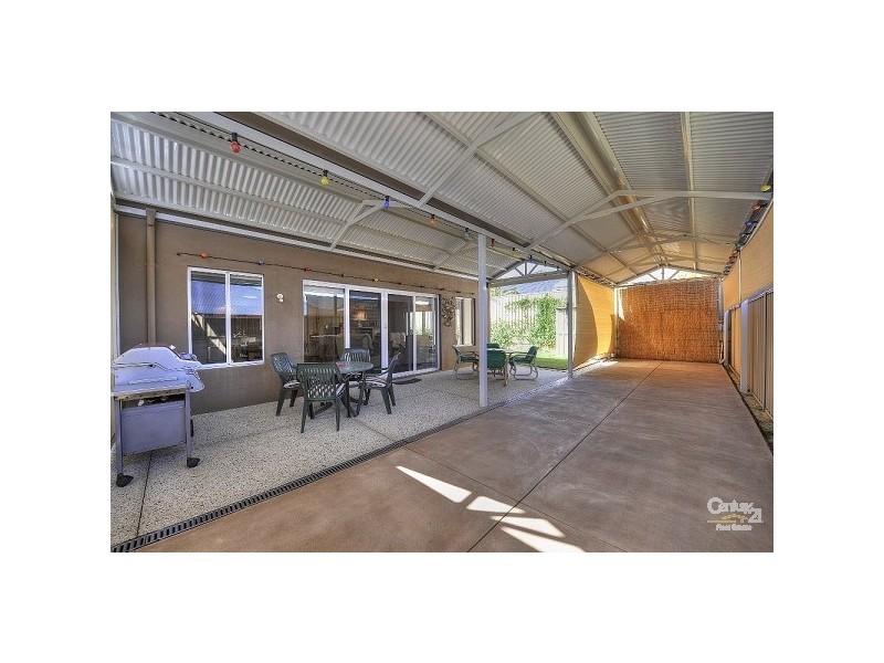 4 Cuthbert Street, Canning Vale WA 6155