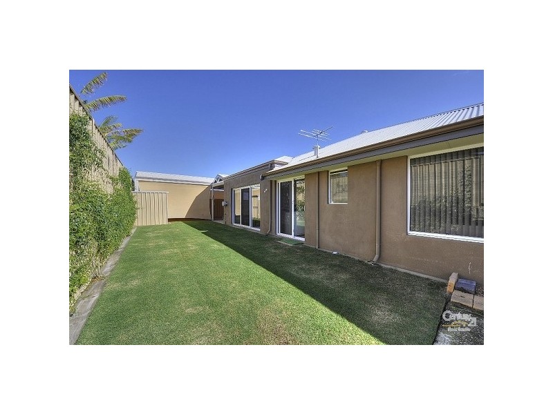 4 Cuthbert Street, Canning Vale WA 6155