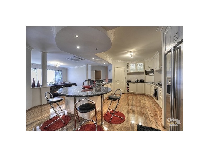 10 Cranbrook Crescent, Dawesville WA 6211