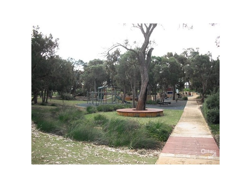 56 Buttercup Parkway, Halls Head WA 6210