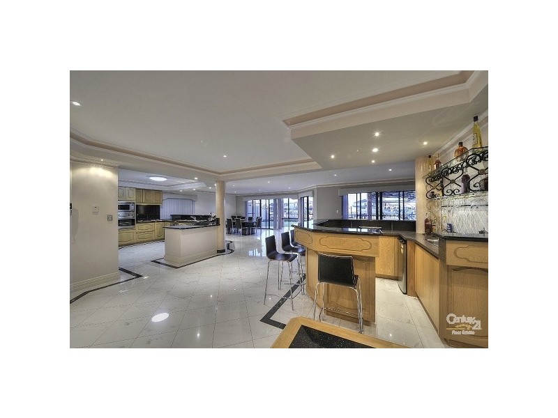 24 Finistere Island Retreat, Halls Head WA 6210