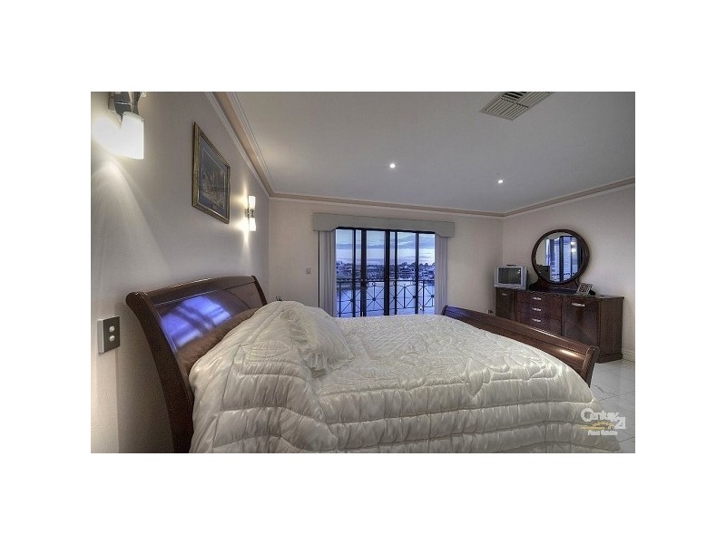 24 Finistere Island Retreat, Halls Head WA 6210