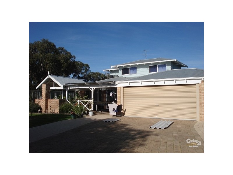 6 OLEANDER PLACE, HALLS HEAD, Mandurah WA 6210