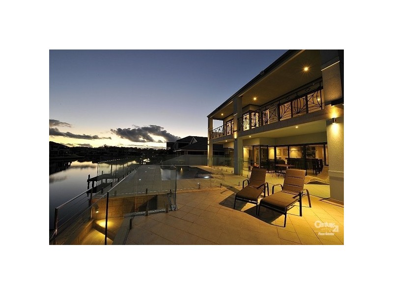 21 Finistere Island Retreat, Halls Head WA 6210