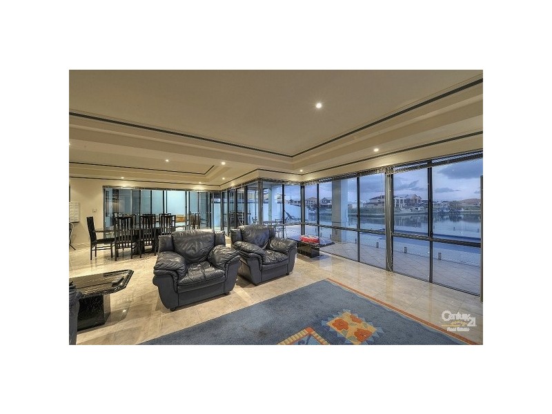 21 Finistere Island Retreat, Halls Head WA 6210