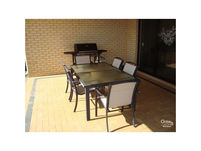 80 Carissa Turn, Halls Head WA 6210