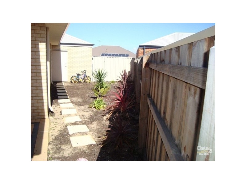 80 Carissa Turn, Halls Head WA 6210