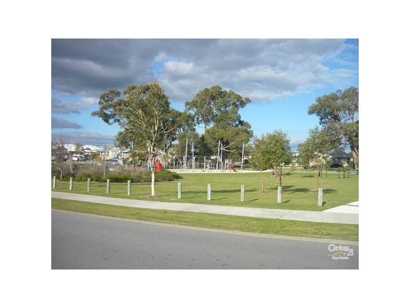 16 St Pierre Loop, Meadow Springs WA 6210