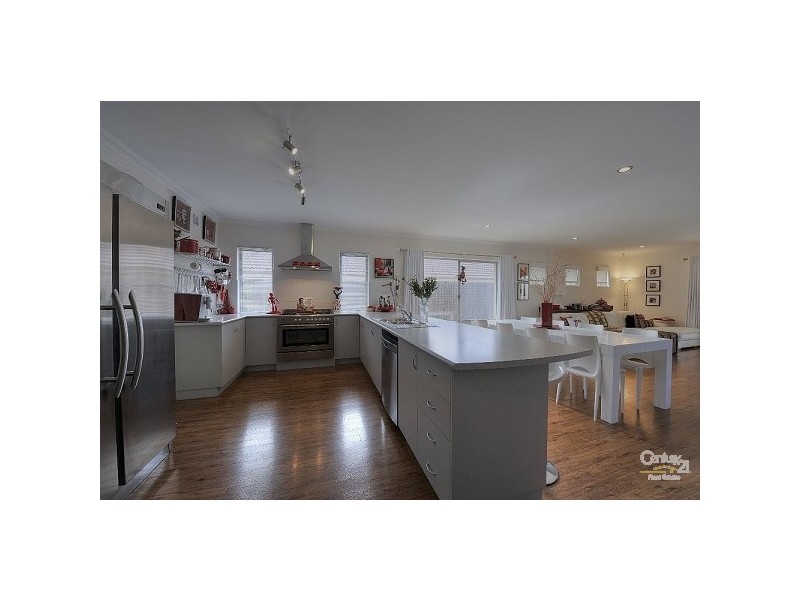 20 Evella Cove, Lakelands WA 6180