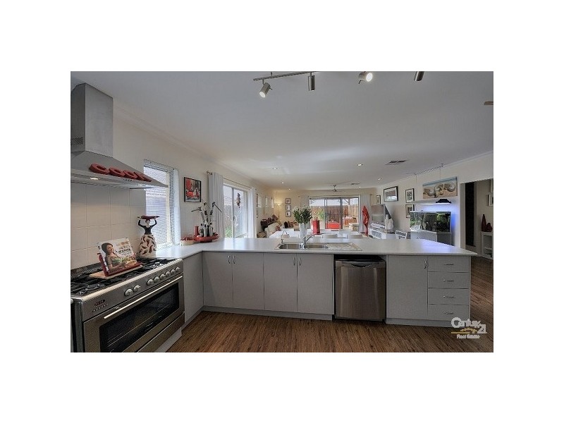 20 Evella Cove, Lakelands WA 6180