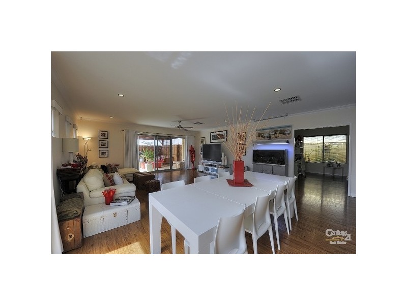 20 Evella Cove, Lakelands WA 6180