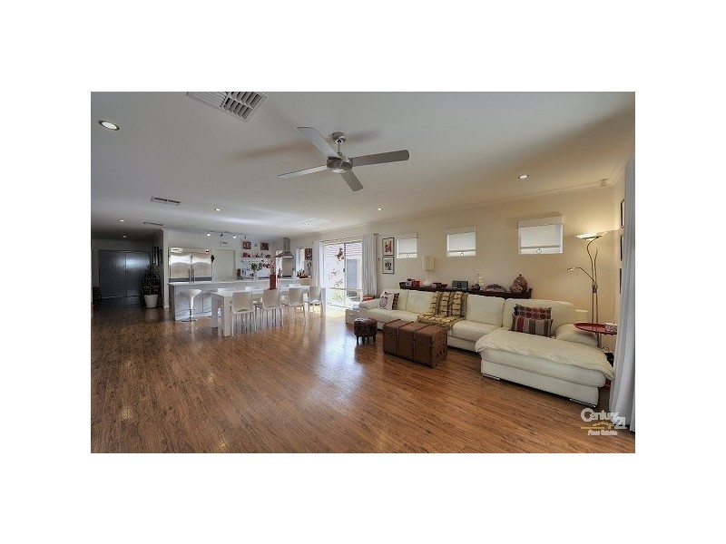 20 Evella Cove, Lakelands WA 6180