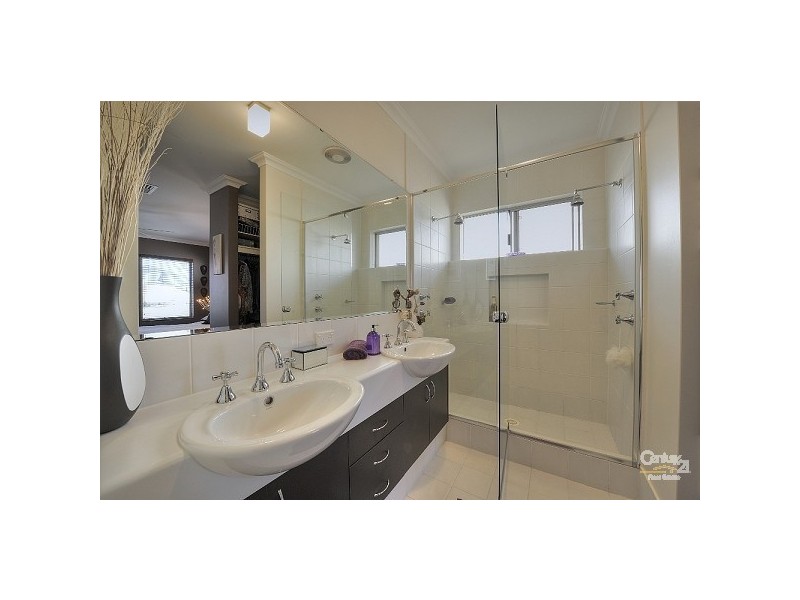 20 Evella Cove, Lakelands WA 6180