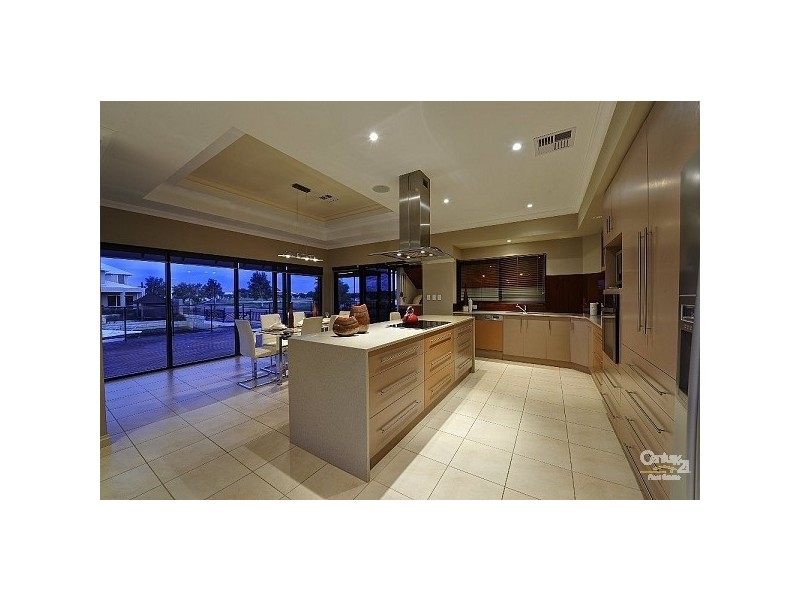 44 Erins Isle, Dudley Park WA 6210