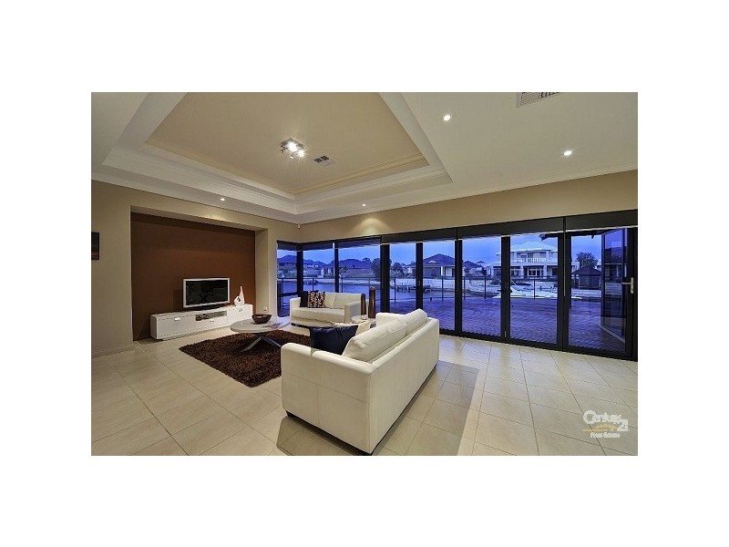 44 Erins Isle, Dudley Park WA 6210