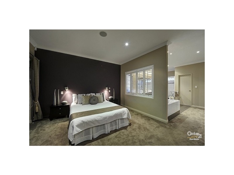 44 Erins Isle, Dudley Park WA 6210