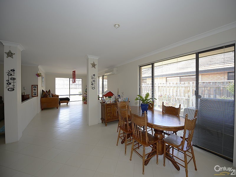 43 Carissa Turn, Halls Head WA 6210