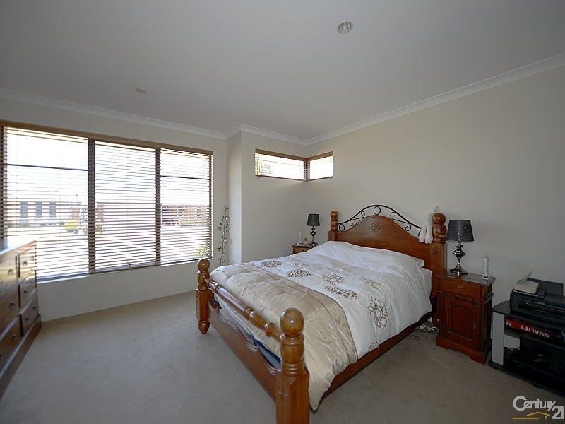 43 Carissa Turn, Halls Head WA 6210