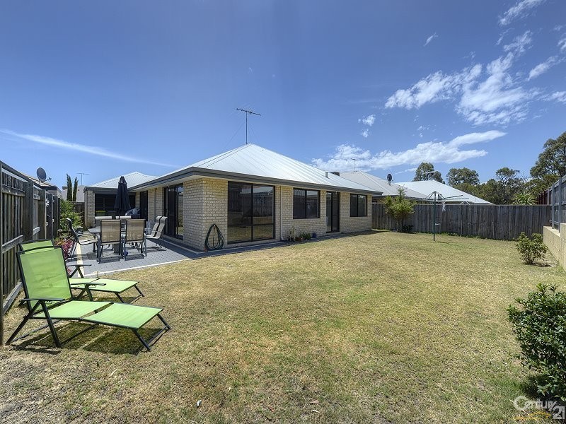 43 Carissa Turn, Halls Head WA 6210