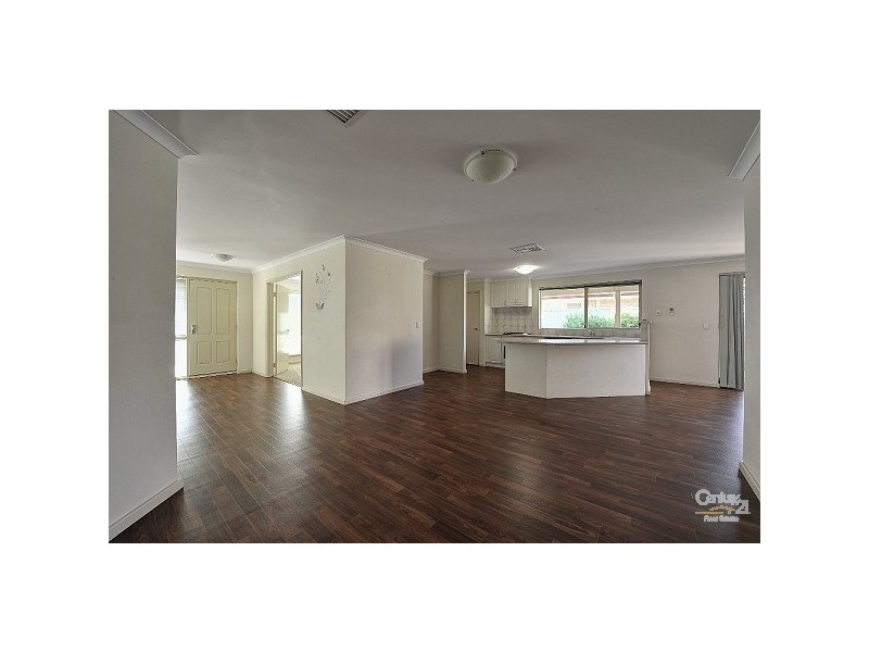 2 Saffron Loop, Falcon WA 6210