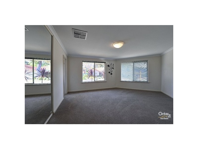 2 Saffron Loop, Falcon WA 6210