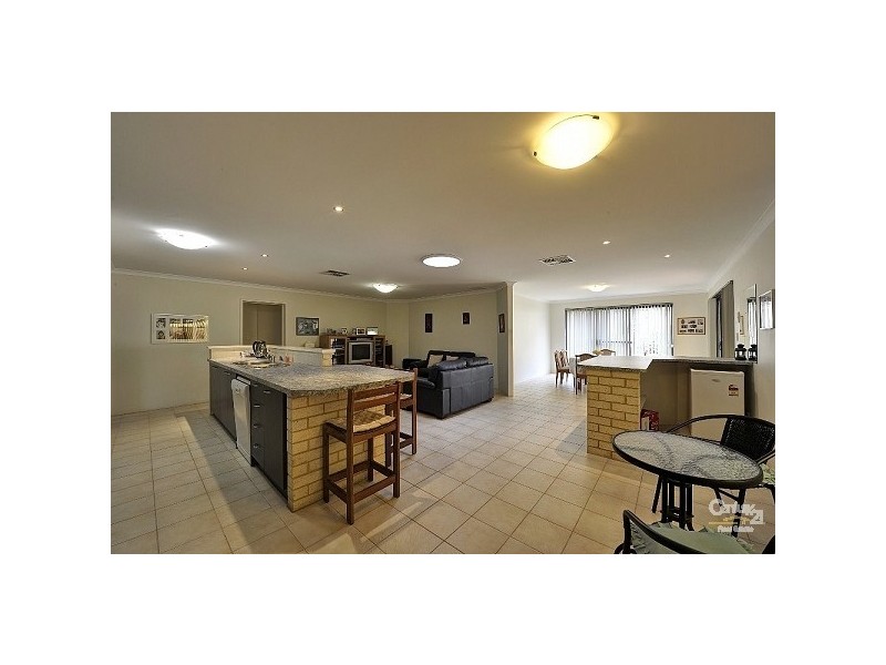 7 Argyle Fairway, Lakelands WA 6180